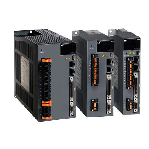 L7NHA150U L7NH EtherCat Szervo vezérlő 3-fázis 230V/3-fázis 230V, 15,0KW, 76,0A